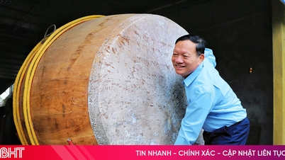 Το χωριό Bac Thai, όπου κατασκευάζονται τύμπανα, σφύζει από ζωή στο τέλος του έτους.