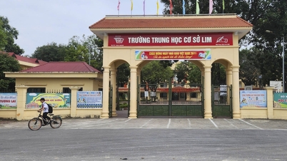 An 8th-grade female student in Bac Ninh was grabbed by the hair and beaten severely by a group of classmates at school.