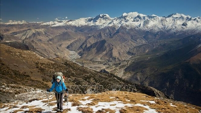 Nepal melaksanakan sistem untuk memantau pelancong asing.