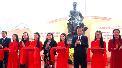 Opening van de thematische tentoonstelling "De grote dichter Nguyen Du - Duizend jaar lang herinnerd"