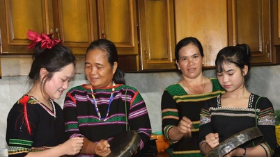 Keeping the rhythm of the mountain gongs alive