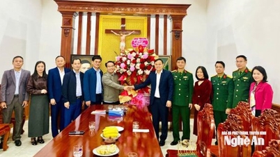 El Departamento de Propaganda y Movilización de Masas del Comité Provincial del Partido visitó y felicitó a los compatriotas católicos y a la 283 Brigada de Defensa Aérea.