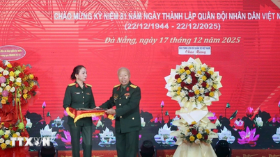 បានបរិច្ចាគវត្ថុបុរាណជាង ២០០ ពីសង្គ្រាមតស៊ូដល់សារមន្ទីរយោធាតំបន់ទី ៥។