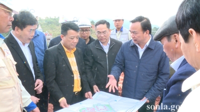 The Standing Vice Chairman of the Provincial People's Committee inspected the construction progress of the boarding school in Chiềng Sơn border commune.