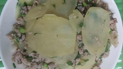 Bu şekilde dilimlenmiş patatesleri kıyma ile sotelemek yumuşak ve lezzetli oluyor, en güzeli de patatesler dağılmadan şekillerini koruyor.