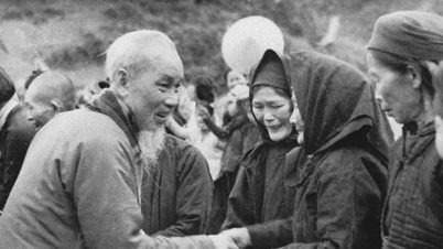 Серія заходів, присвячених 85-й річниці повернення президента Хо Ши Міна до В'єтнаму, пов'язана з 14-м Національним з'їздом партії.