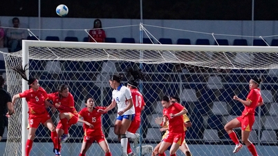 Nữ Việt Nam - Philippines (hiệp 1) 0-0: Việt Nam nhập cuộc tự tin