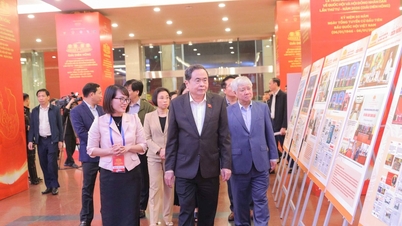 National Assembly Chairman Tran Thanh Man attends the dress rehearsal for the National Journalism Award Ceremony on the National Assembly and People's Councils.