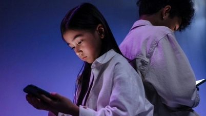 Banning social media for children under 16: A more drastic approach is needed.