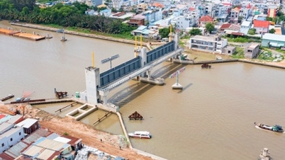 ទីក្រុងហូជីមិញ៖ ដើម្បីដោះស្រាយជាស្ថាពរនូវគម្រោងគ្រប់គ្រងទឹកជំនន់ចំនួន ១០,០០០ ពាន់លានដុង នៅឆ្នាំ ២០២៦។