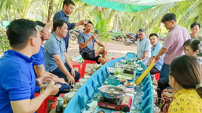 Mengembangkan potensi internal melalui model ekonomi yang efektif di komune Cu Lao Dung.