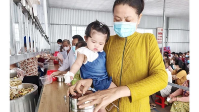San sẻ yêu thương với bệnh nhân nghèo