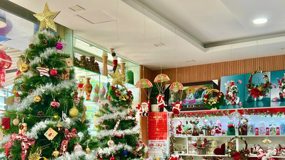 Thị trường Noel: Hàng đa dạng, mua sắm chọn lọc