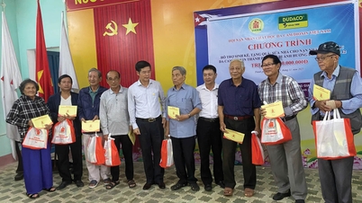 ยืนเคียงข้างผู้ประสบภัยจากสารเอเจนต์ออเรนจ์