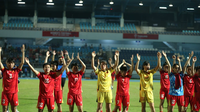 Setelah meraih medali perak, tim nasional putri Vietnam menerima total hadiah sebesar 1,5 miliar VND.