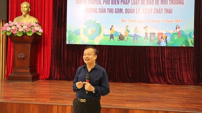Enhancing environmental protection knowledge for officials in communes and wards.