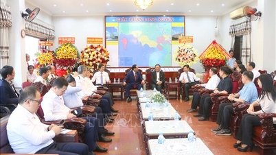 Tran Quang Phuong, a Nemzetgyűlés alelnöke karácsonyi jókívánságait fejezi ki An Giangban.