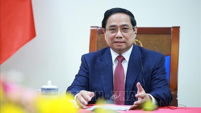 Thủ tướng Phạm Minh Chính điện đàm với Thủ tướng Singapore