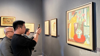 A fost lansată o expoziție tematică în onoarea artistului și martirului Tô Ngọc Vân.