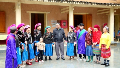 ২০২৫ সালে জাতিগত সংখ্যালঘু সম্প্রদায়ের ৩০০ জন অসামান্য রোল মডেলকে সম্মানিত করা।