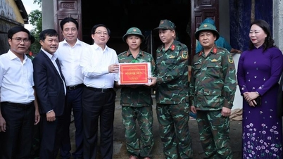Ho Quoc Dung miniszterelnök-helyettes ellenőrzi a „Quang Trung kampány” végrehajtását Hue városában.