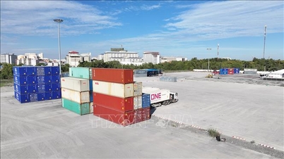 Tan Cang - Moc Bai Inland Port (Tay Ninh) officially commences operation.