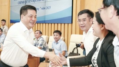 The Ministry of Industry and Trade 'stretches' alongside the nation.