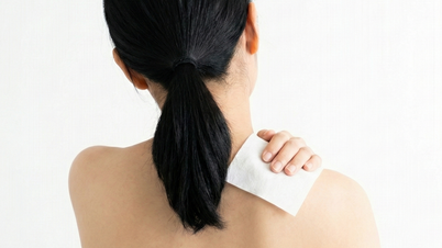 Use pain relief patches and hot oils correctly to relieve neck and shoulder pain.