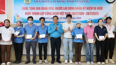 Ketika para pekerja menghadapi kesulitan, serikat pekerja hadir untuk mendukung mereka.