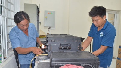 Diam-diam di balik sorotan lampu