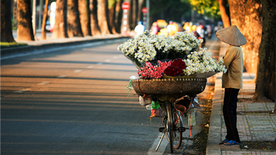 អាកាសធាតុមានពន្លឺថ្ងៃនៅតំបន់ទាំងបី ប៉ុន្តែមានអ័ព្ទនៅទីក្រុងហាណូយនៅពេលព្រឹកព្រលឹម។