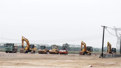 Aujourd'hui, à travers le pays, 234 projets ont simultanément débuté leur construction, ont été inaugurés ou ont fait l'objet d'essais techniques de circulation.