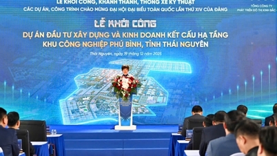 Minister Nguyen Hong Dien woont de ceremonie bij voor de start van de bouw van het industriepark Phu Binh in Thai Nguyen.