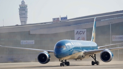 Vietnam Airlines genomför sin första passagerarflygning från Long Thanh flygplats.