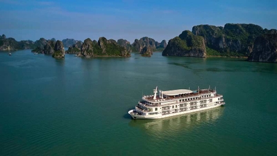 Diversify your travel experience in Ha Long Bay during the year-end season.