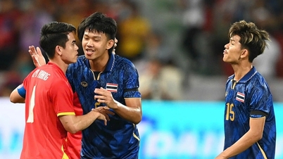 Kapten Van Khang mengungkap fakta-fakta yang kurang dikenal tentang tim U22 Vietnam dan pelatih Kim Sang Sik.