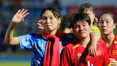 Tim sepak bola wanita Vietnam menyeka air mata mereka dan melangkah maju dengan penuh kekuatan.