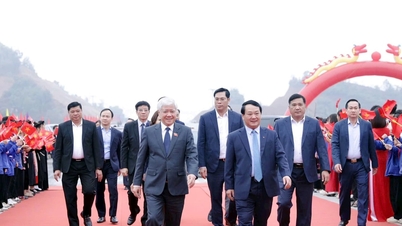 Phó Chủ tịch Thường trực Quốc hội Đỗ Văn Chiến dự Lễ thông xe kỹ thuật dự án cao tốc Tuyên Quang – Hà Giang (giai đoạn 1)