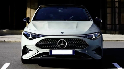 Mercedes-Benz CLA 220 menampilkan enjin yang dibangunkan dengan kerjasama Geely dari China.