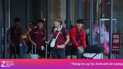 Vietnam U22 team leaves hotel after SEA Games.