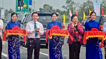 ทางด่วนสายหลักเกิ่นโถ-เฮาเจียงได้เปิดใช้งานแล้ว และทางด่วนสายเฮาเจียง-กาเมาได้เปิดให้รถวิ่งทดสอบแล้ว