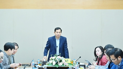 国会事務総長、国会事務局長のレ・クアン・マイン氏は人民代表新聞の幹部らと作業会議を開いた。
