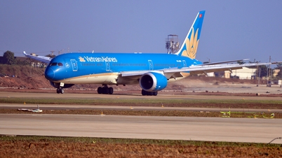 Vea los primeros tres aviones aterrizar en el aeropuerto de Long Thanh.