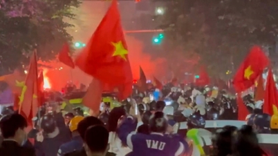 ប្រជាជននៅទីក្រុងហៃផុងអបអរសាទរជ័យជម្នះ។