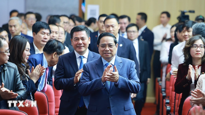 Thủ tướng dự Hội nghị triển khai nhiệm vụ năm 2026 của ngành Công Thương