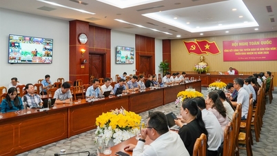 “Phải xem nhiệm vụ bảo vệ nền tảng tư tưởng của Đảng là nhiệm vụ sống còn, thường xuyên và lâu dài”