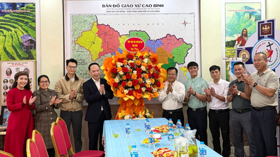 Đoàn công tác của tỉnh Cao Bằng thăm, chúc mừng Giáng sinh tại Giáo xứ Cao Bình, Giáo họ Nà Cáp