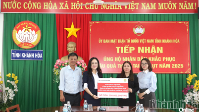 Perusahaan Toyota Vietnam menyumbangkan 200 juta VND ke provinsi Khanh Hoa untuk membantu mengatasi dampak banjir dan hujan lebat.