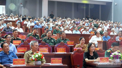 ខេត្ត Ca Mau រៀបចំពិធីជួបជុំរំលឹកខួបលើកទី ៨១ នៃការបង្កើតកងទ័ពប្រជាជនវៀតណាម។