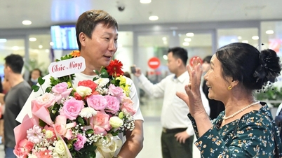Fanoušci vítají návrat vietnamského týmu do 22 let doma.
